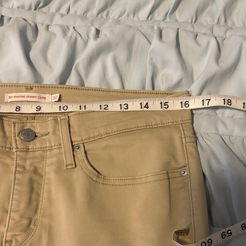 Levi's Women's 311 Shaping Skinny Capri Cropped Jeans - Picture 10 of 10